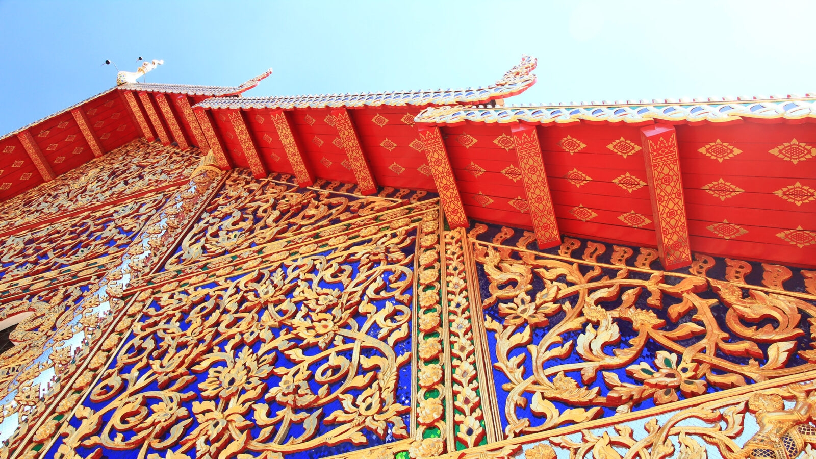 wat-suan-dok-chiang-mai-roof