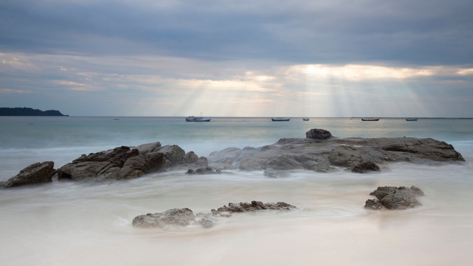 ngapali-beach-sunlight