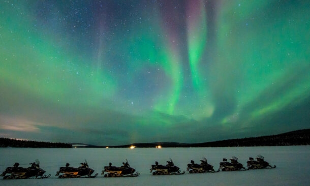northern-lights-snowmobile-safari-swedish-lapland