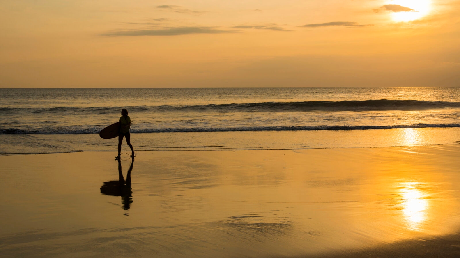 seminyak-surfer-sunset