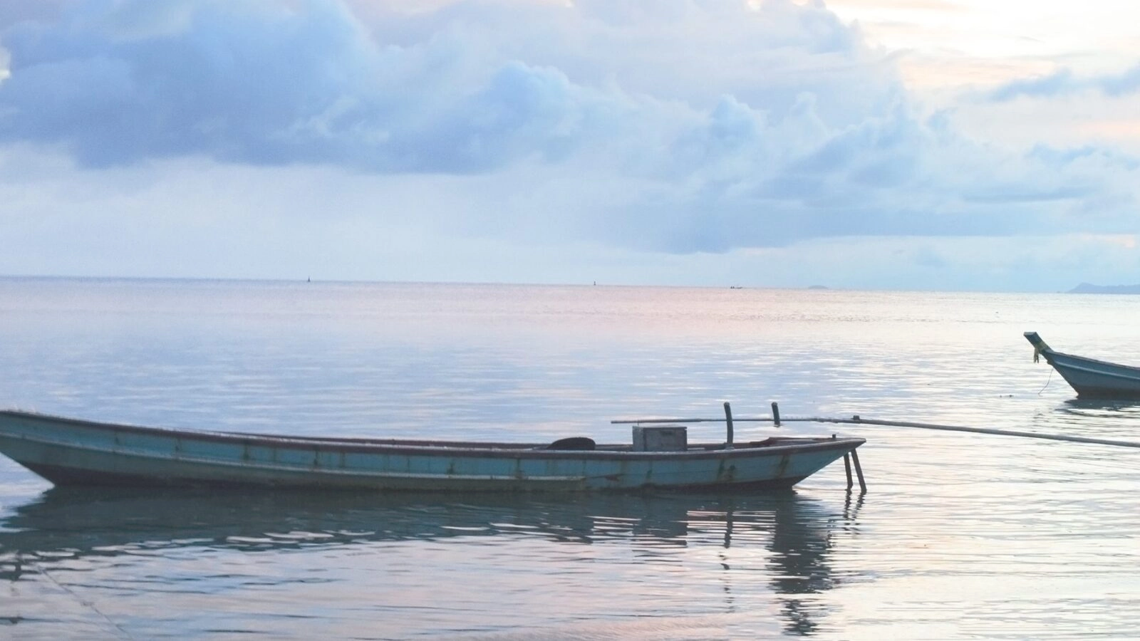 lovina-indonesia-boats