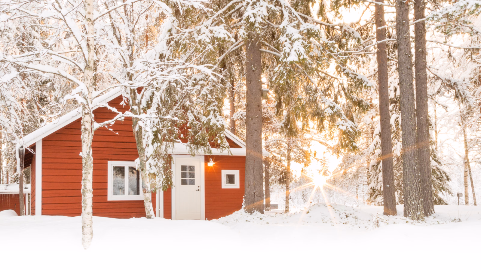 loggers-lodge-exterior-swedish-lapland
