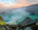 mount-ijen-sunrise