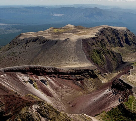 mount-tarawera-rotorua-new-zealand