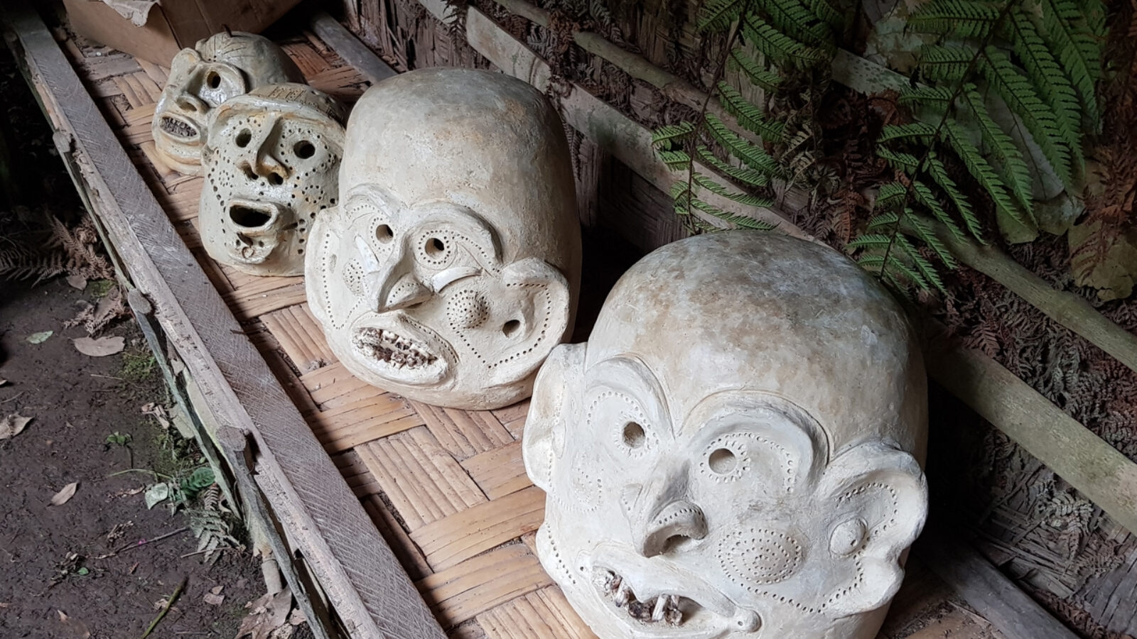 papua-new-guinea-mud-men-masks