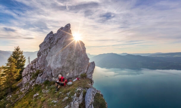 wolfgang-lake-hiker-austria
