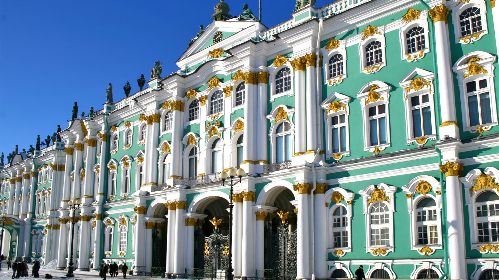 winter-palace-st-petersburg-russia