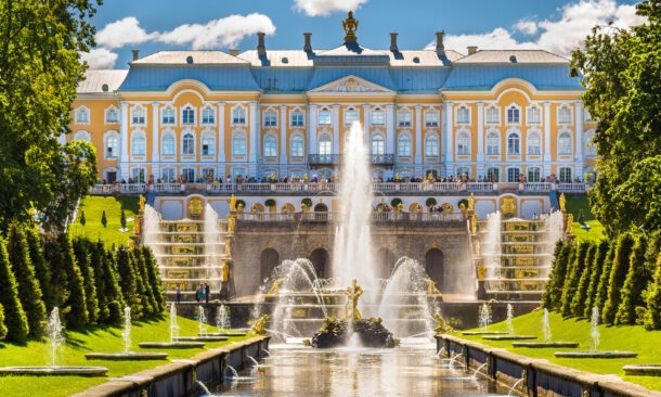 peterhof-palace-st-petersburg-russia
