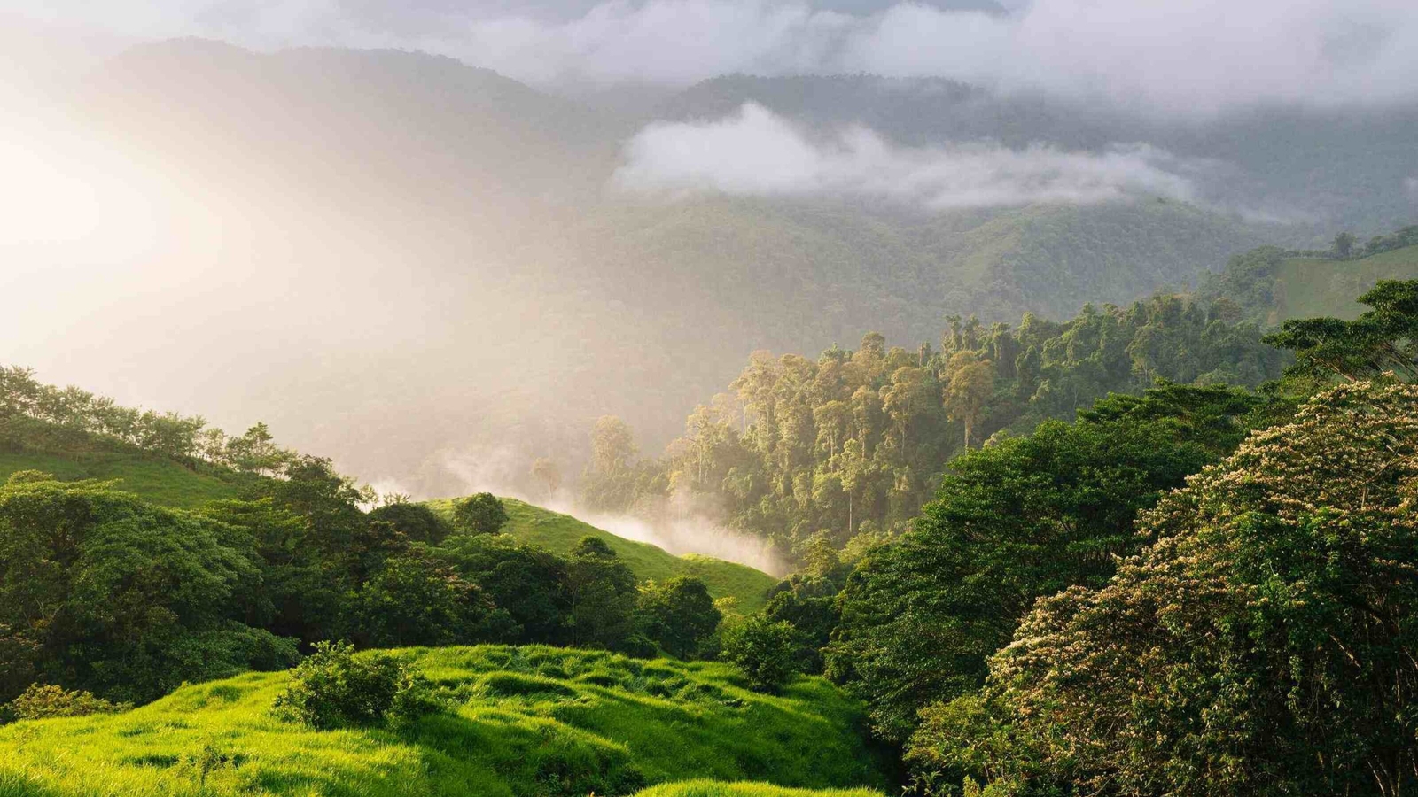Sunrise over the mountains of the Sierra Nevada de Santa Marta on the way to Lost City