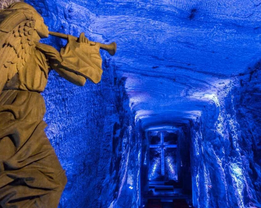 Catedral de Sal, Parque De La Sal, Zipaquirá, Cundinamarca, Colombia, with statues and altar inside a cave