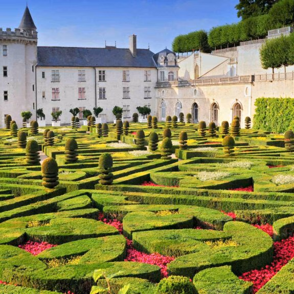 A Luxury Guide to Family Trips in France thumbnail