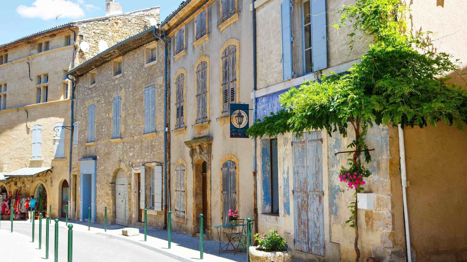 A quiet street in Aix-en-Provence on sunny summer day
