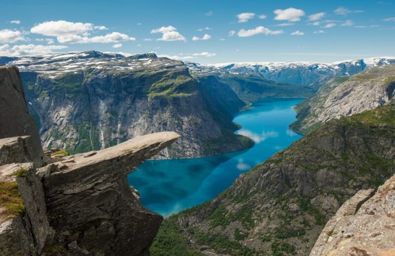 Trolltunga, Troll's tongue rock above lake Ringedalsvatnet, Norway