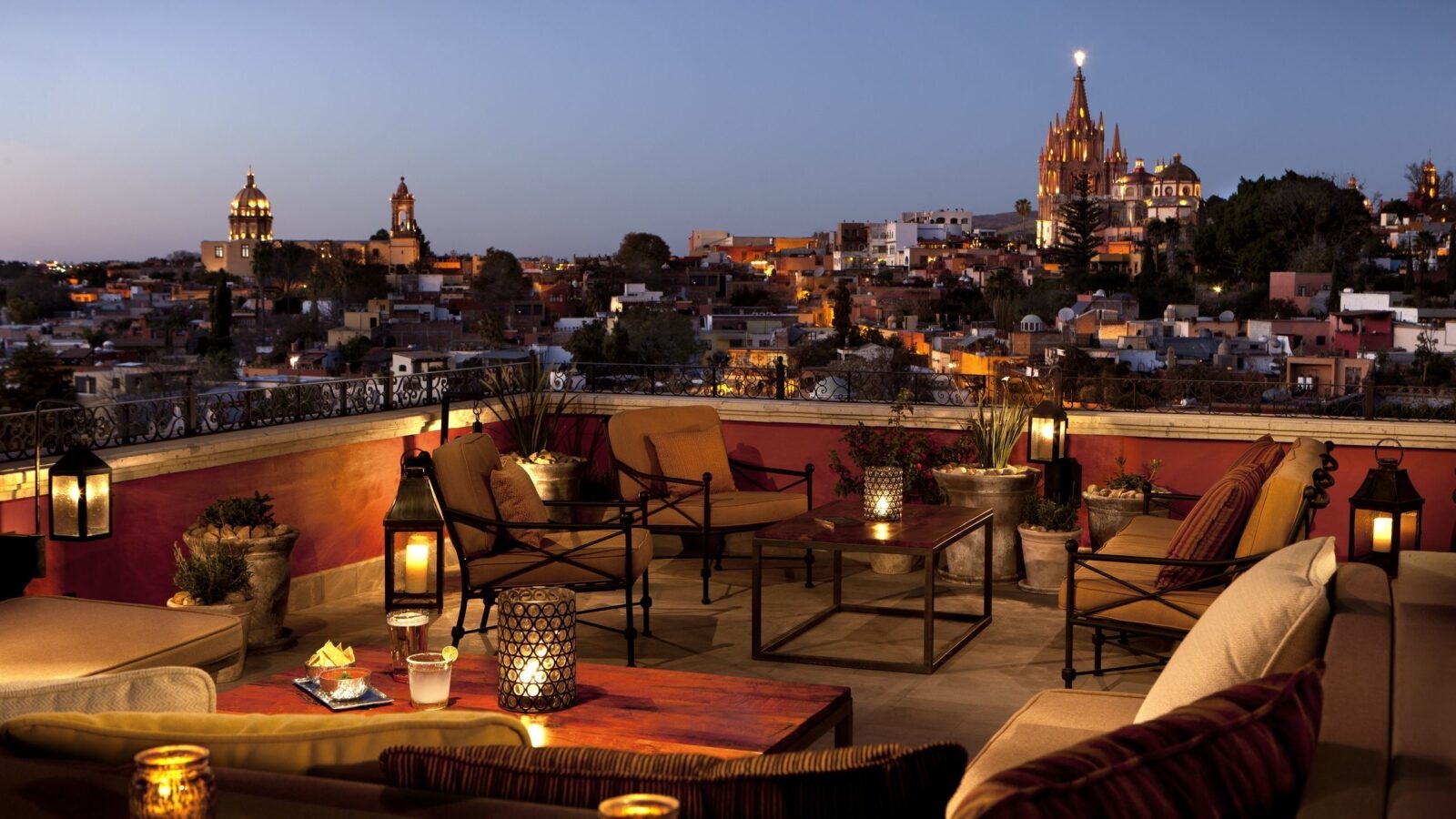 Evening views from the rooftop bar at the Rosewood San Miguel de Allende