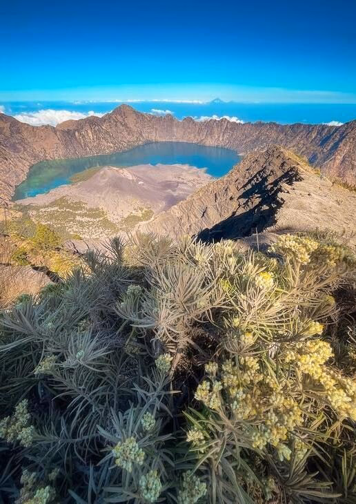 One of our favourite family acitivies: wathcing the sweet African penguins at Boulders Beach. Azure waters at Achensee in the Austrian Alps and the breathtaking Mount Rinjani on Lombok Island.