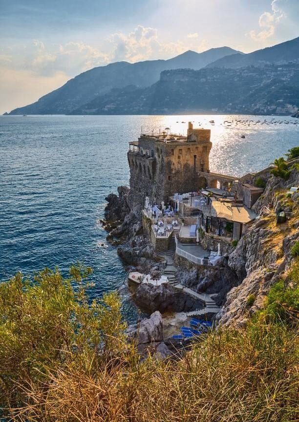 Luxury European Tours - A luxury hotel and restaurant on the Amalfi Coast, Italy