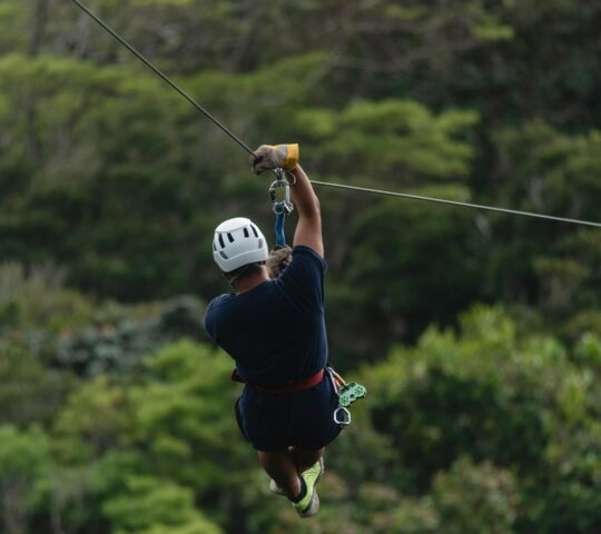 zip line in Costa Rica'rainforest