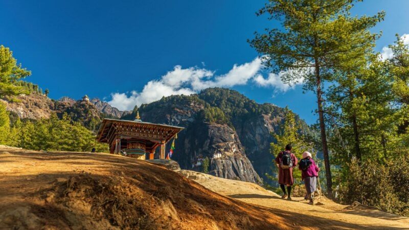 Hiking to the Tiger's Nest monastery