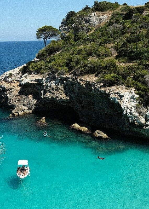 boat family trip around Mallorca island