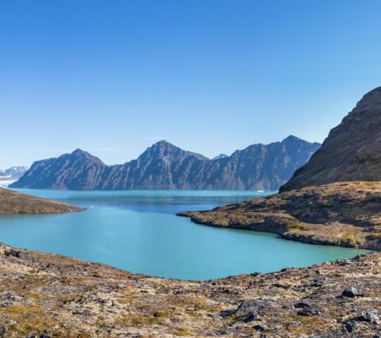 Signehamna bay with mountains in the background at Nordvest-Spitsbergen national park