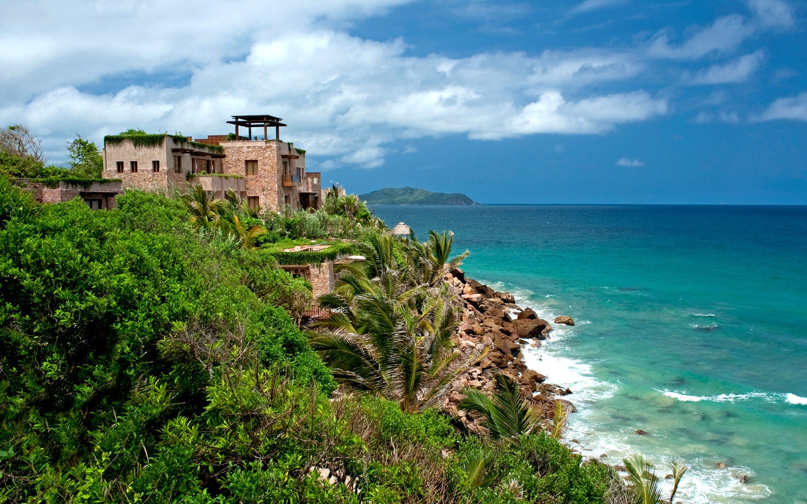 Clifftop views across the Pacific at Imanta on Mexico’s west coast.