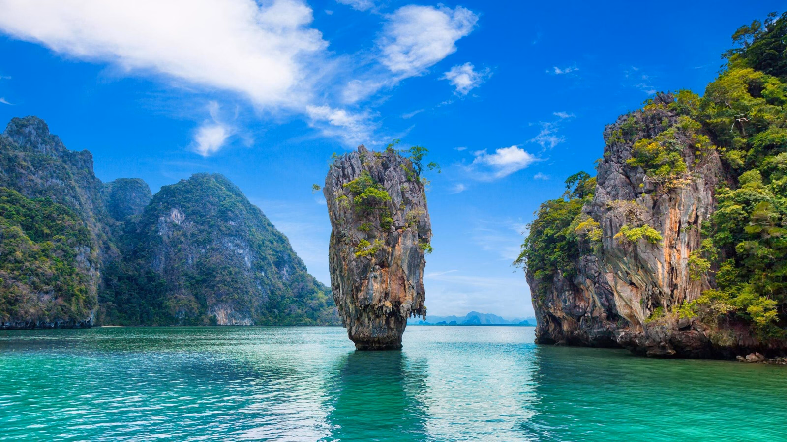 Thailand James Bond stone Island