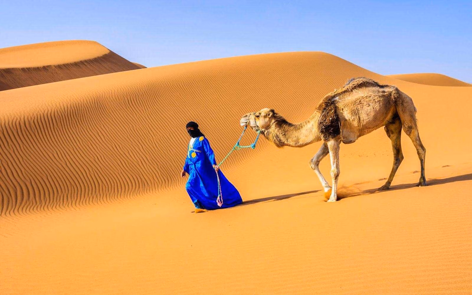 Meet with Berbers in the Moroccan Sahara