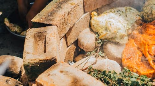Share a pachamanca lunch in Ollantaytambo preview image