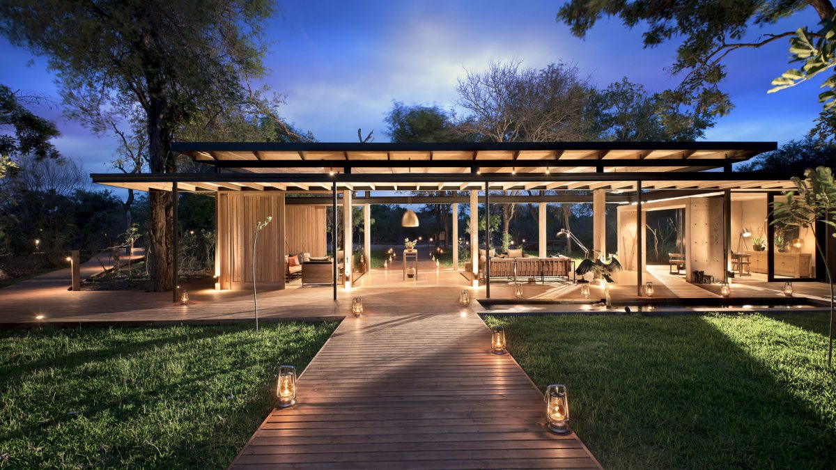 ivory-lodge-outdoor-lounge