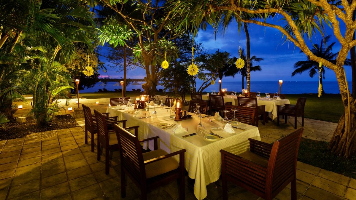 oberoi-lombok-outdoor-dining