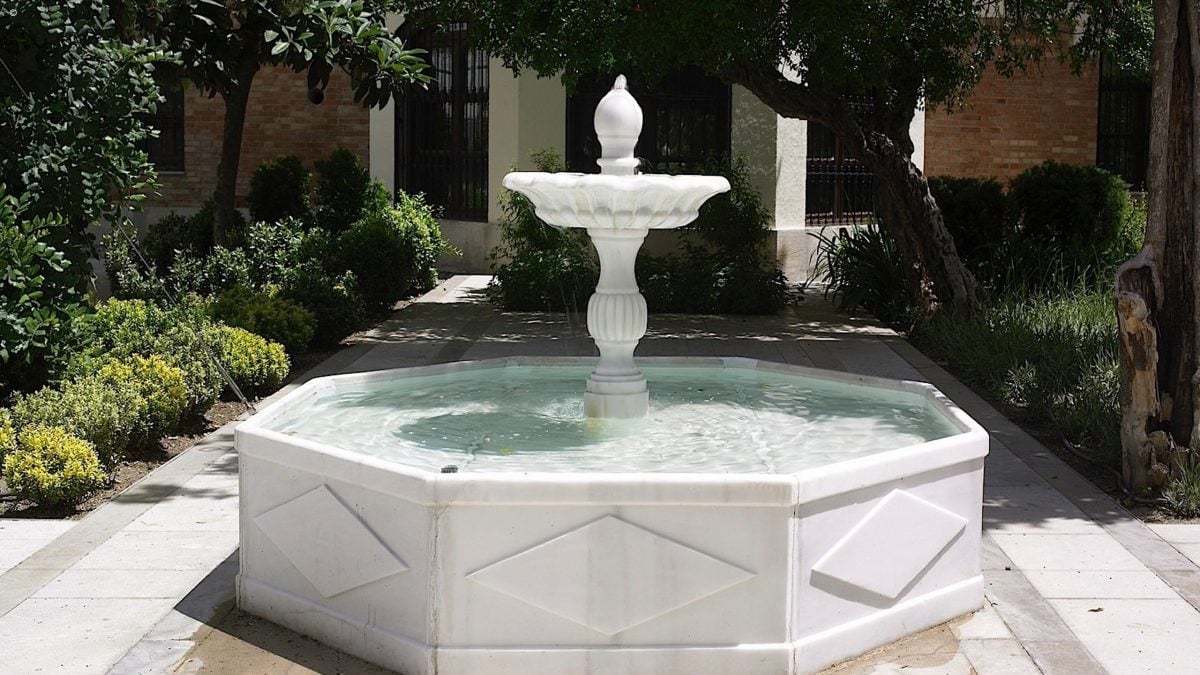 Fountain, Hospes Palacio de Los Patos, Granada, Spain