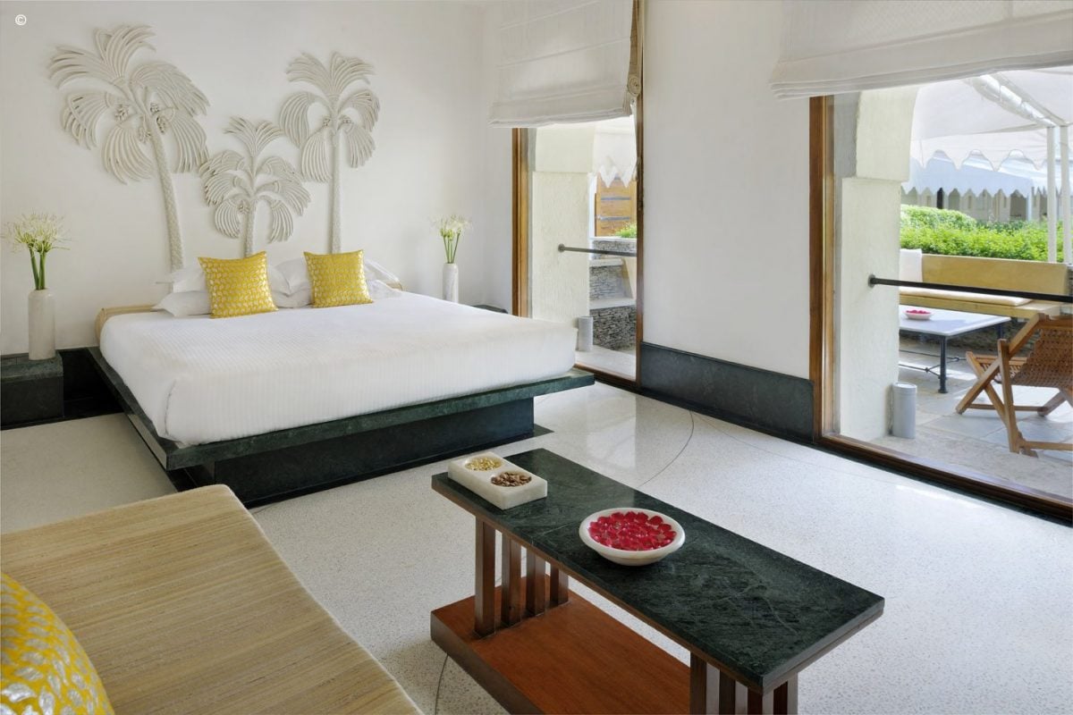 bedroom-udaipur-luxury-romantic-getaway