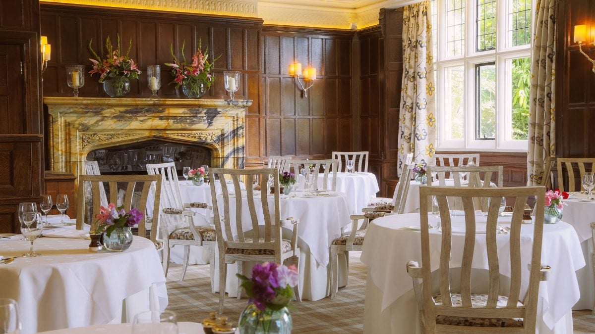gravetye-manor-diningroom