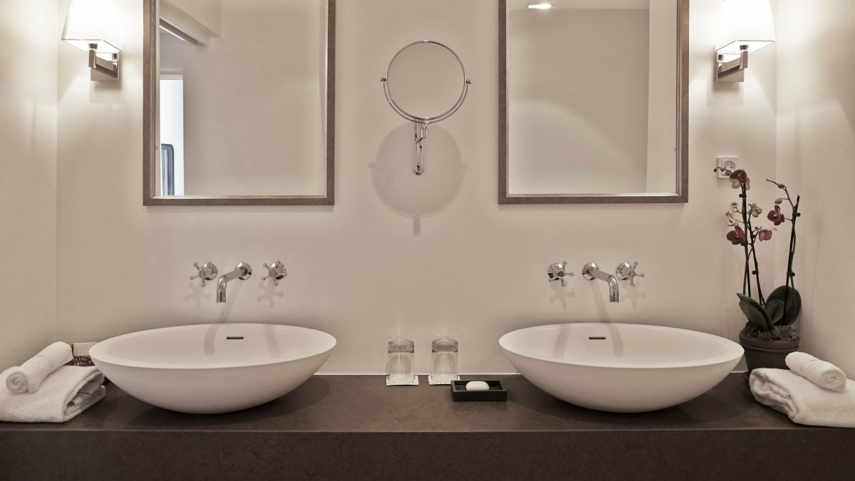 nimb-hotel-bathroom-sinks