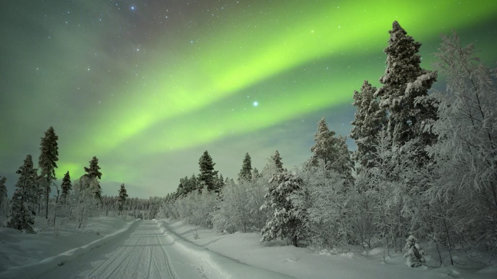 northern-lights-finnish-lapland