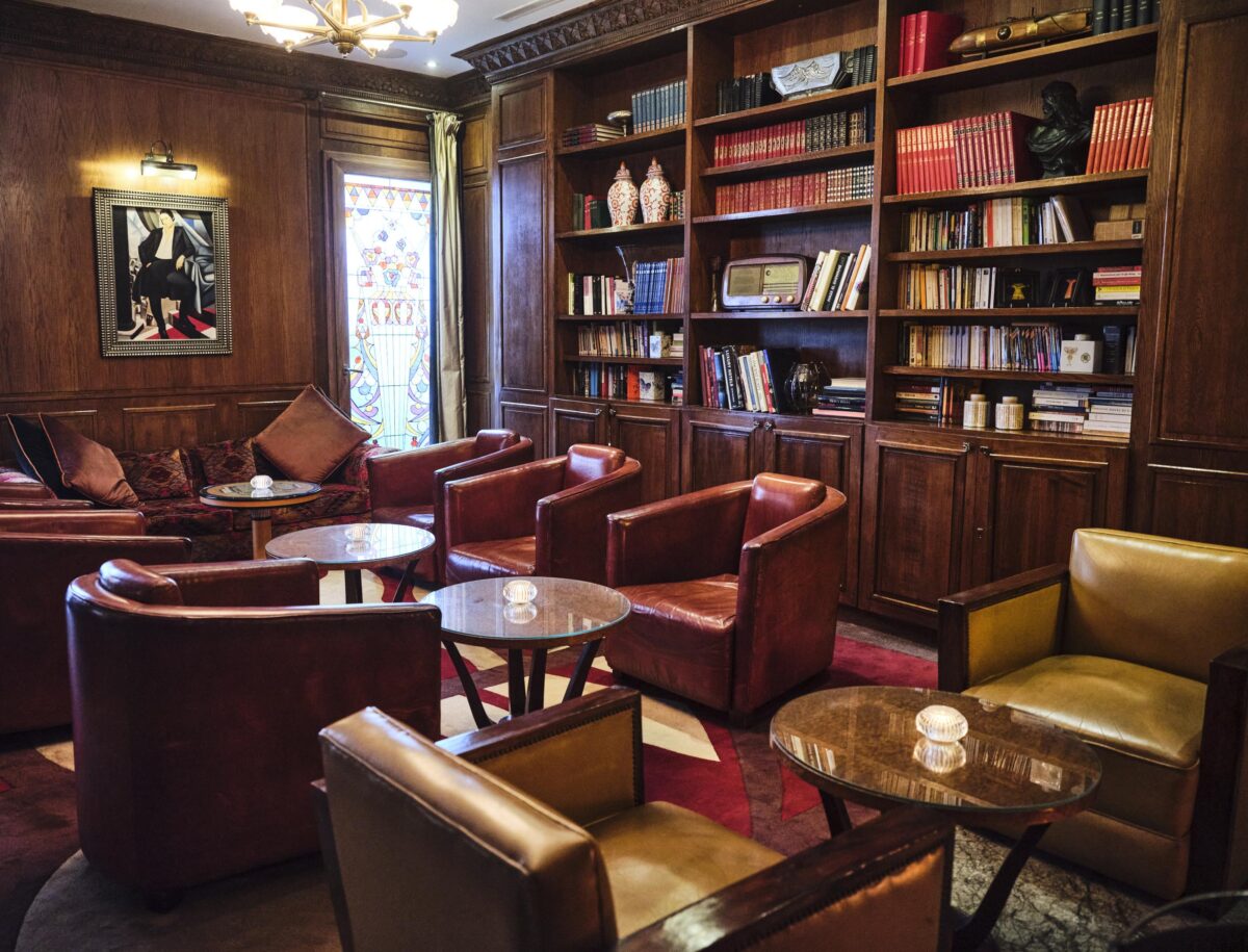 Hotel Le Doge library
