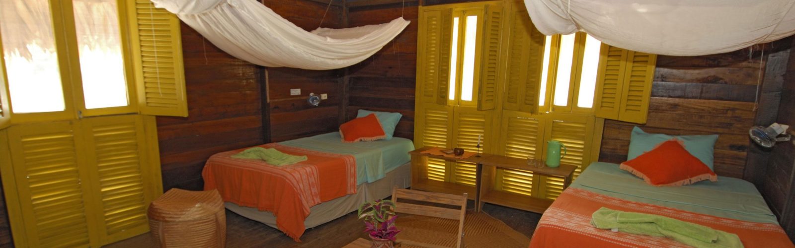 uacari-lodge-bedroom-brazil