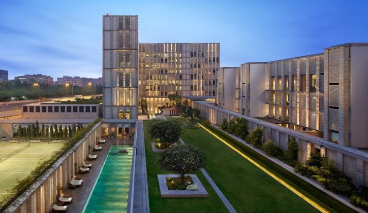 courtyard-facade-option-the-lodhi-delhi
