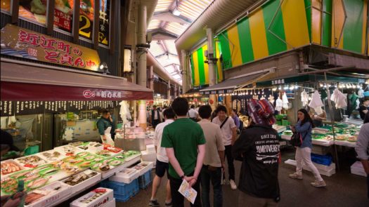 omicho-fish-market-kanazawa-japan