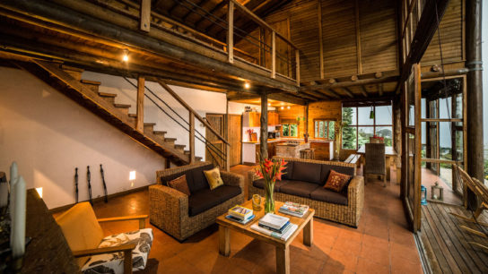 casa-galavanta-deck-living-room