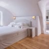 canaves_oia_hotel_room1