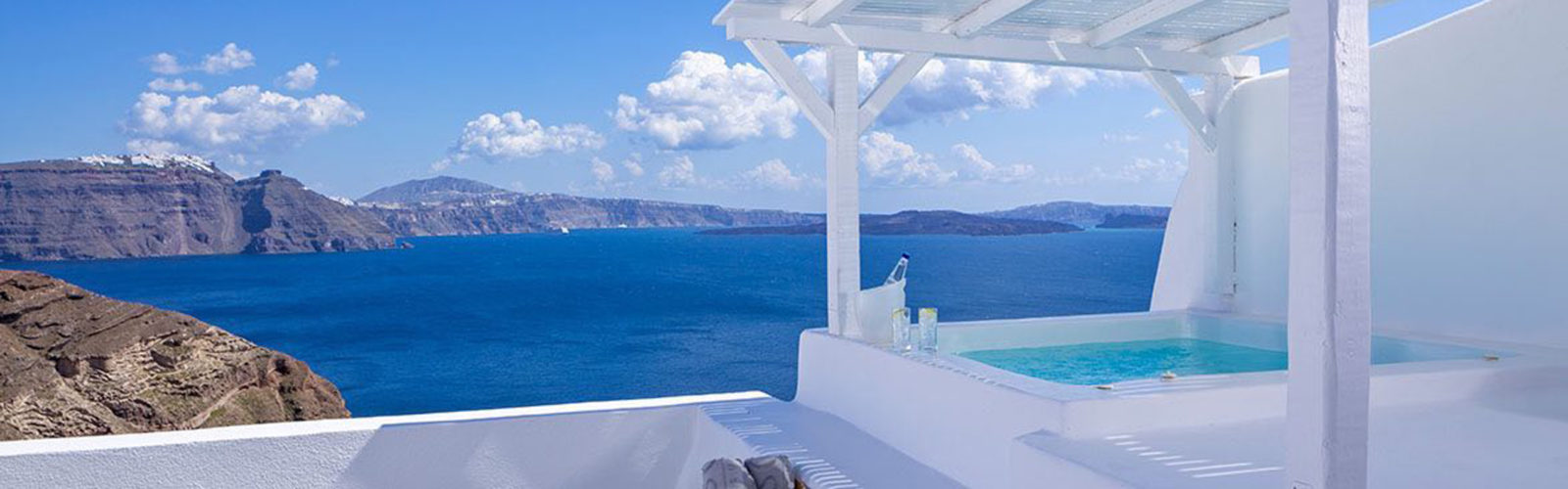 canaves_oia_hotel_view