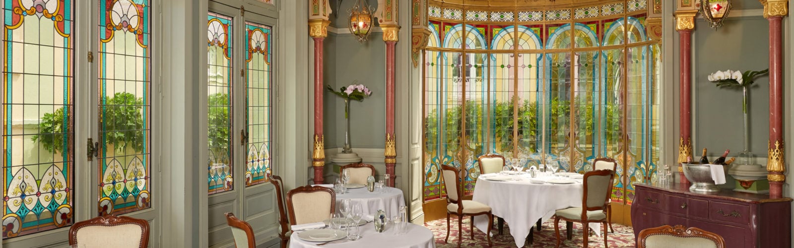 chateau-grand-barrail-restaurant