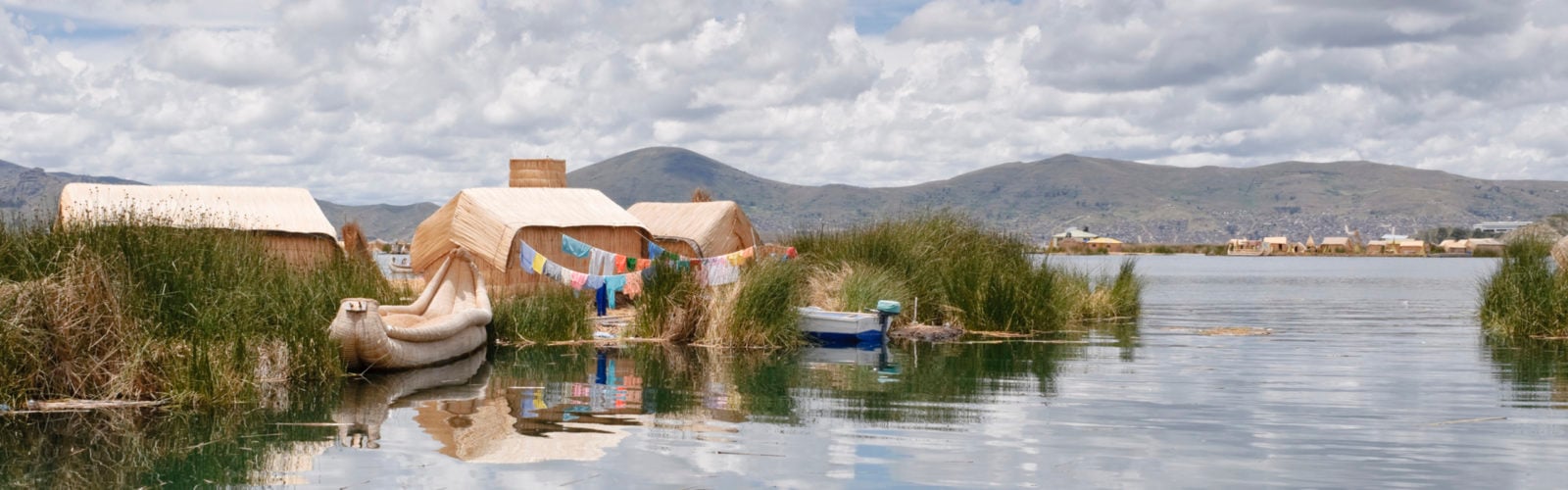 lake-titicaca-peru-reed-island