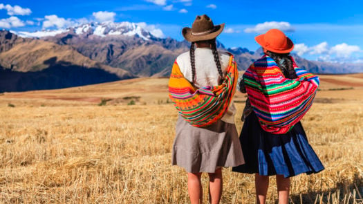 peruvian-women-national-dress-sacred-valley
