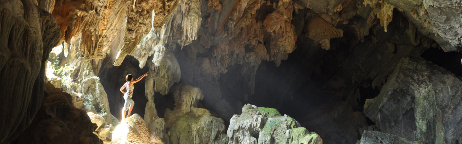 tham-phoukham-caves