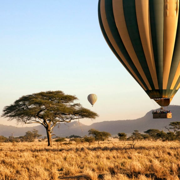 Balloon ride over the Serengeti, Tanzania