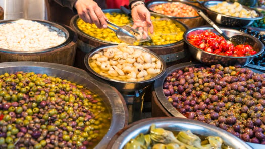 olives-food-market-italy