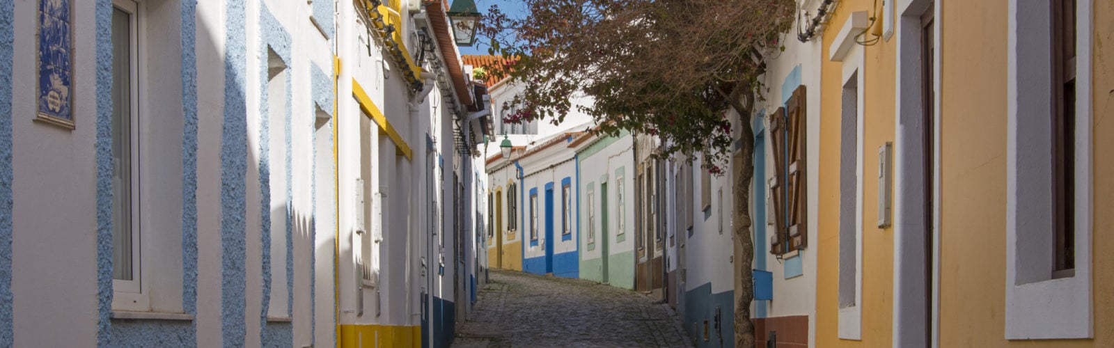 the-algarve-cobbled-streets