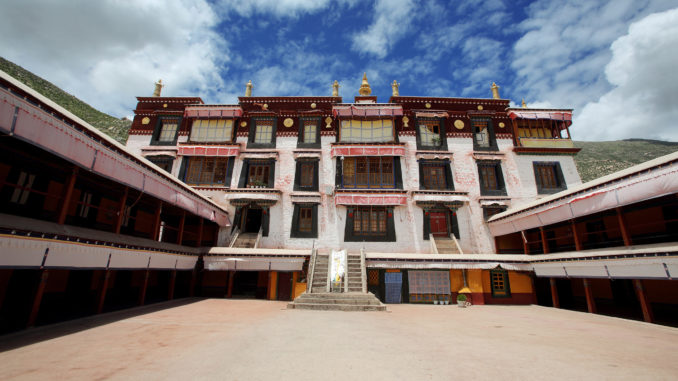 drepung-monastary-lhasa